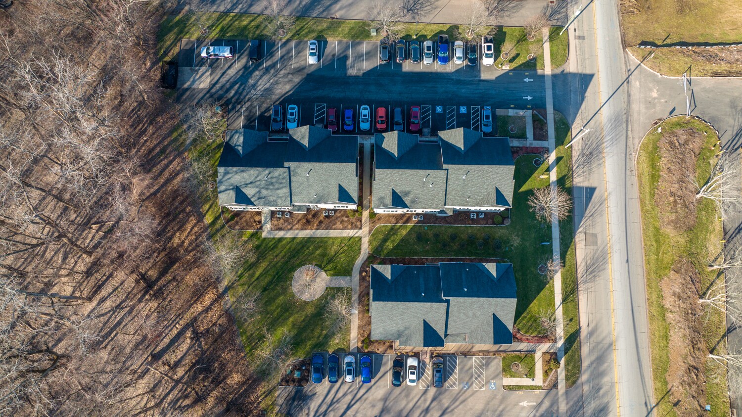 447 Naubuc Ave, Glastonbury, CT 06033 - Unité b - - Photo intérieure - Image 2 of 19