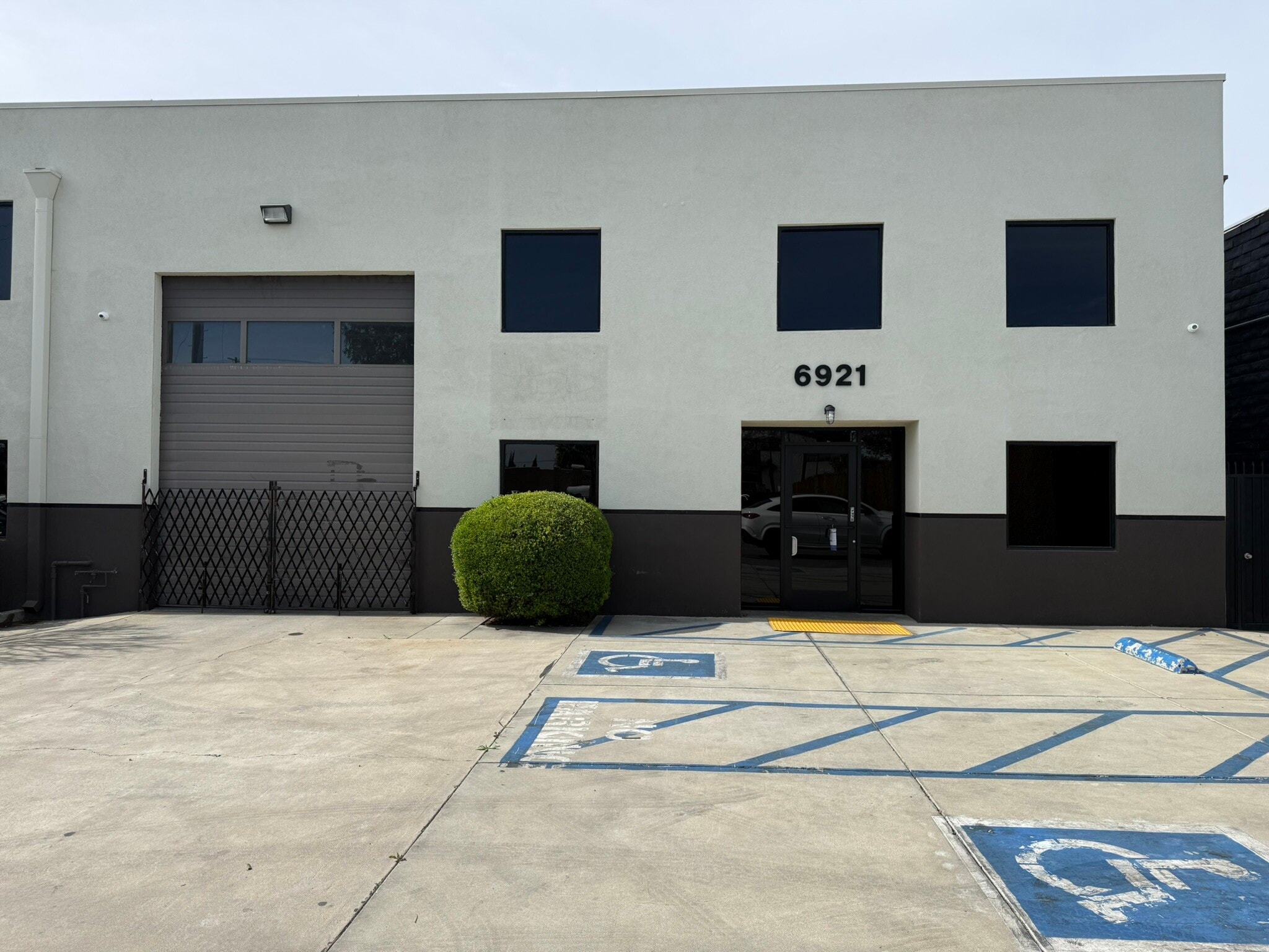 6917-6921 Valjean Ave, Van Nuys, CA for lease Primary Photo- Image 1 of 16