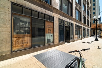 330 S Wells St, Chicago, IL à louer Photo intérieure- Image 2 de 11