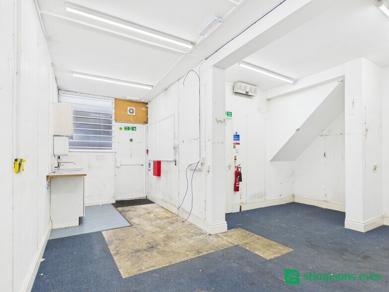 22 High St, Rushden à louer - Photo du bâtiment - Image 3 de 7