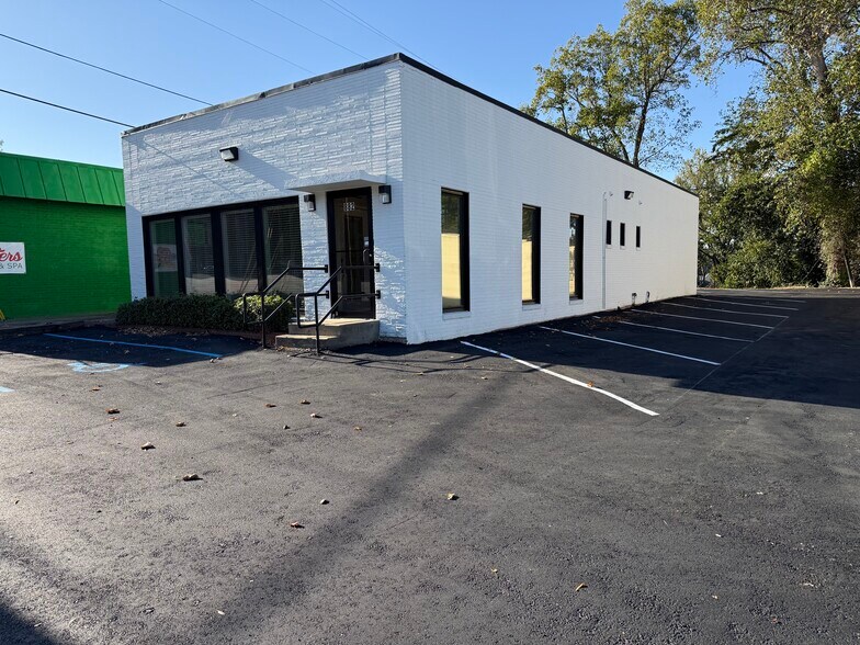 882 E Main St, Spartanburg, SC à vendre - Photo du bâtiment - Image 2 de 18