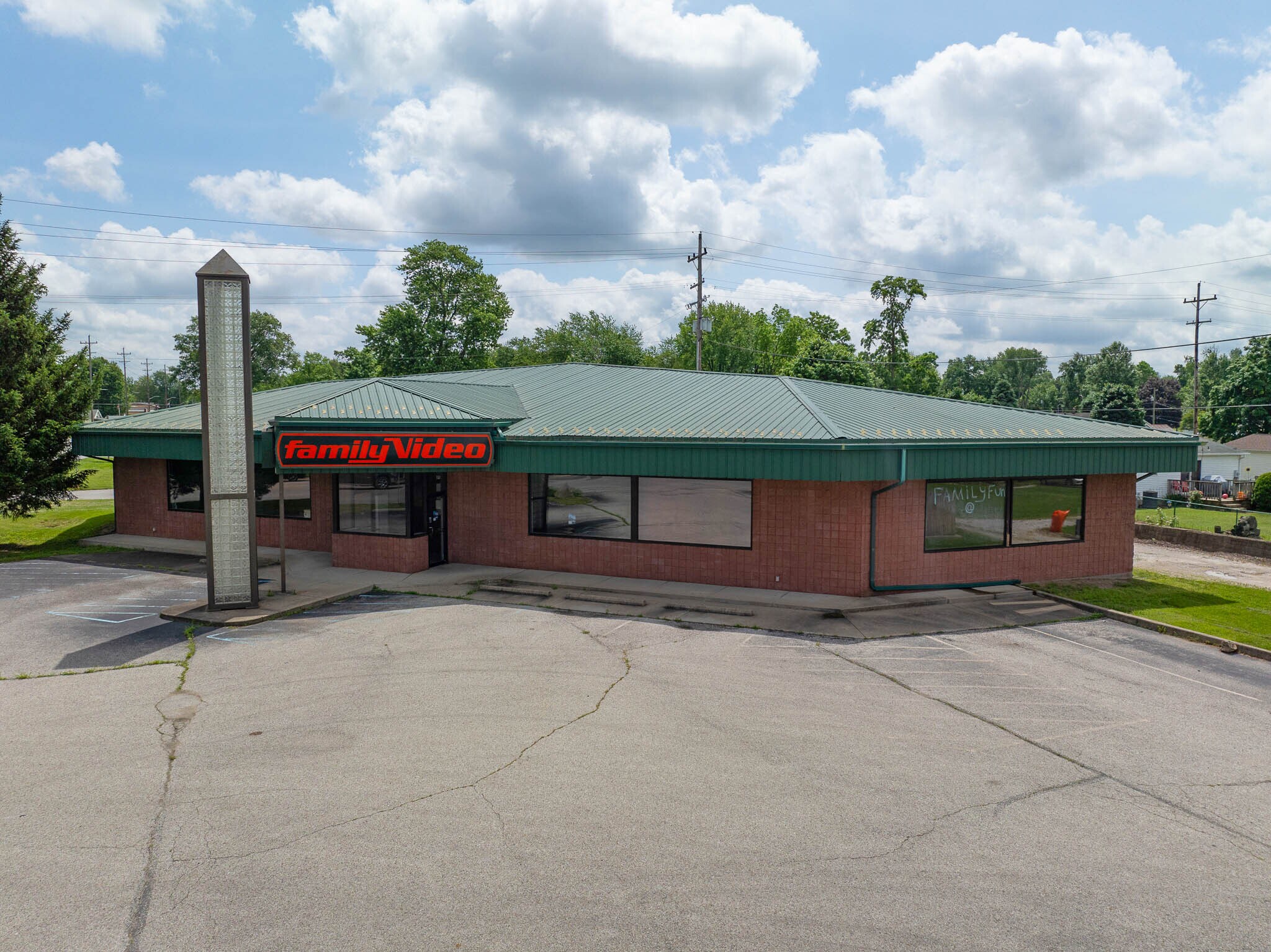 2503 Fort Harrison Rd, Terre Haute, IN à louer Photo du bâtiment- Image 1 de 10