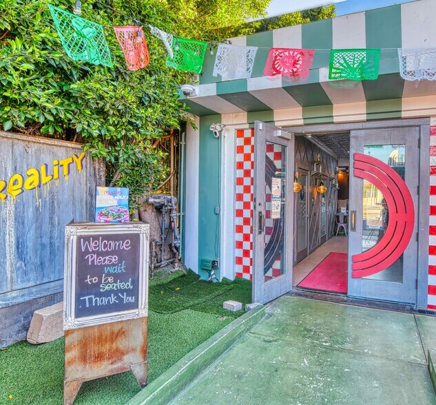 10628 Ventura Blvd, Studio City, CA à louer - Photo intérieure - Image 3 de 8