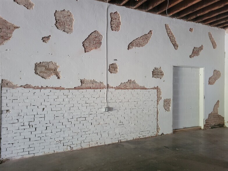 2412-2414 N Robinson Ave, Oklahoma City, OK for lease - Building Photo - Image 3 of 21