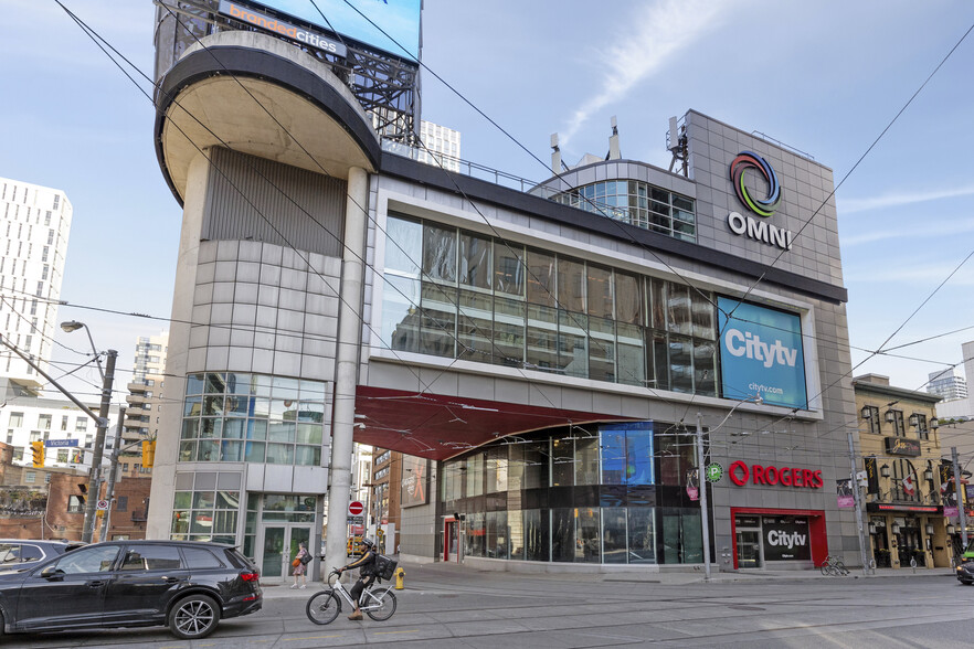 33 Dundas St E, Toronto, ON for sale - Building Photo - Image 1 of 14