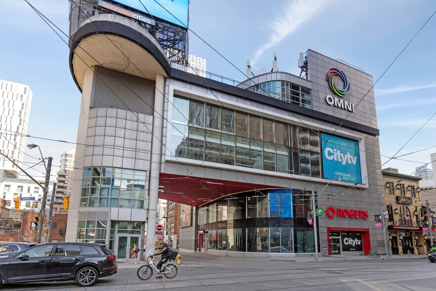 33 Dundas St E, Toronto, ON à vendre - Photo du bâtiment - Image 1 de 14