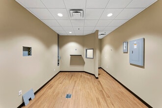6950 E Chauncey Ln, Phoenix, AZ for lease Interior Photo- Image 2 of 9