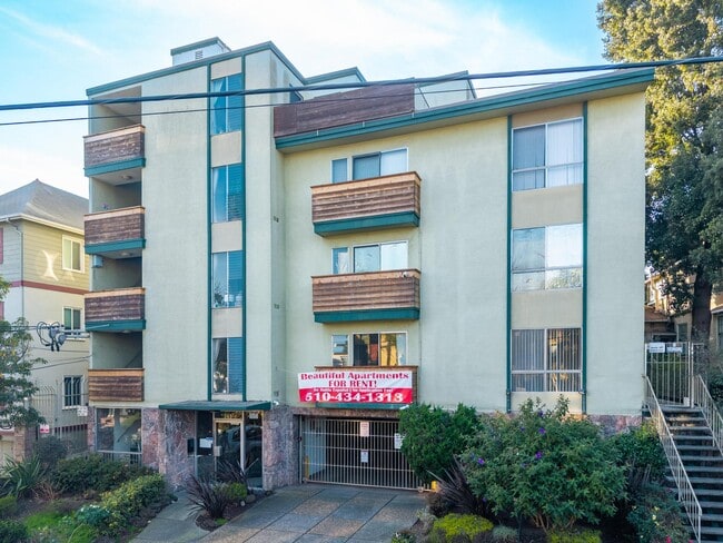 More details for 303 Lee St, Oakland, CA - Multifamily for Sale