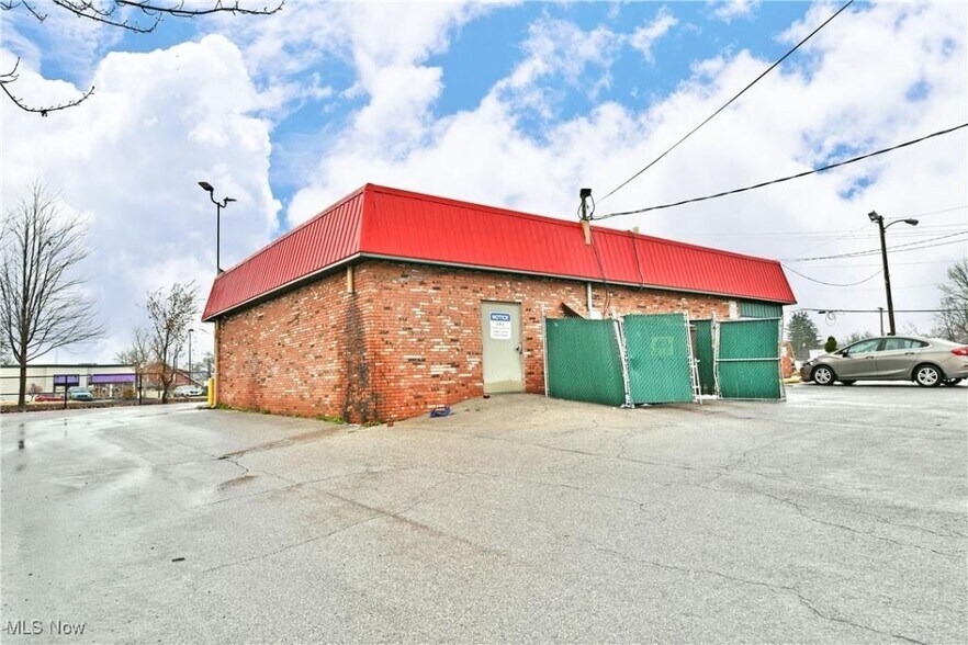 3822 Market St, Youngstown, OH for sale - Building Photo - Image 3 of 7