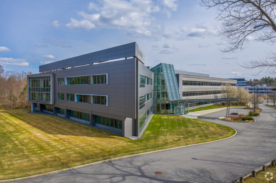 290 Concord Rd, Billerica, MA à louer - Photo du bâtiment - Image 1 de 7