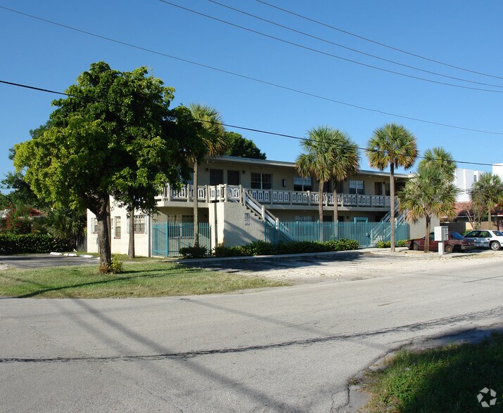 745 NE 5th Ave, Fort Lauderdale, FL for sale - Building Photo - Image 2 of 2