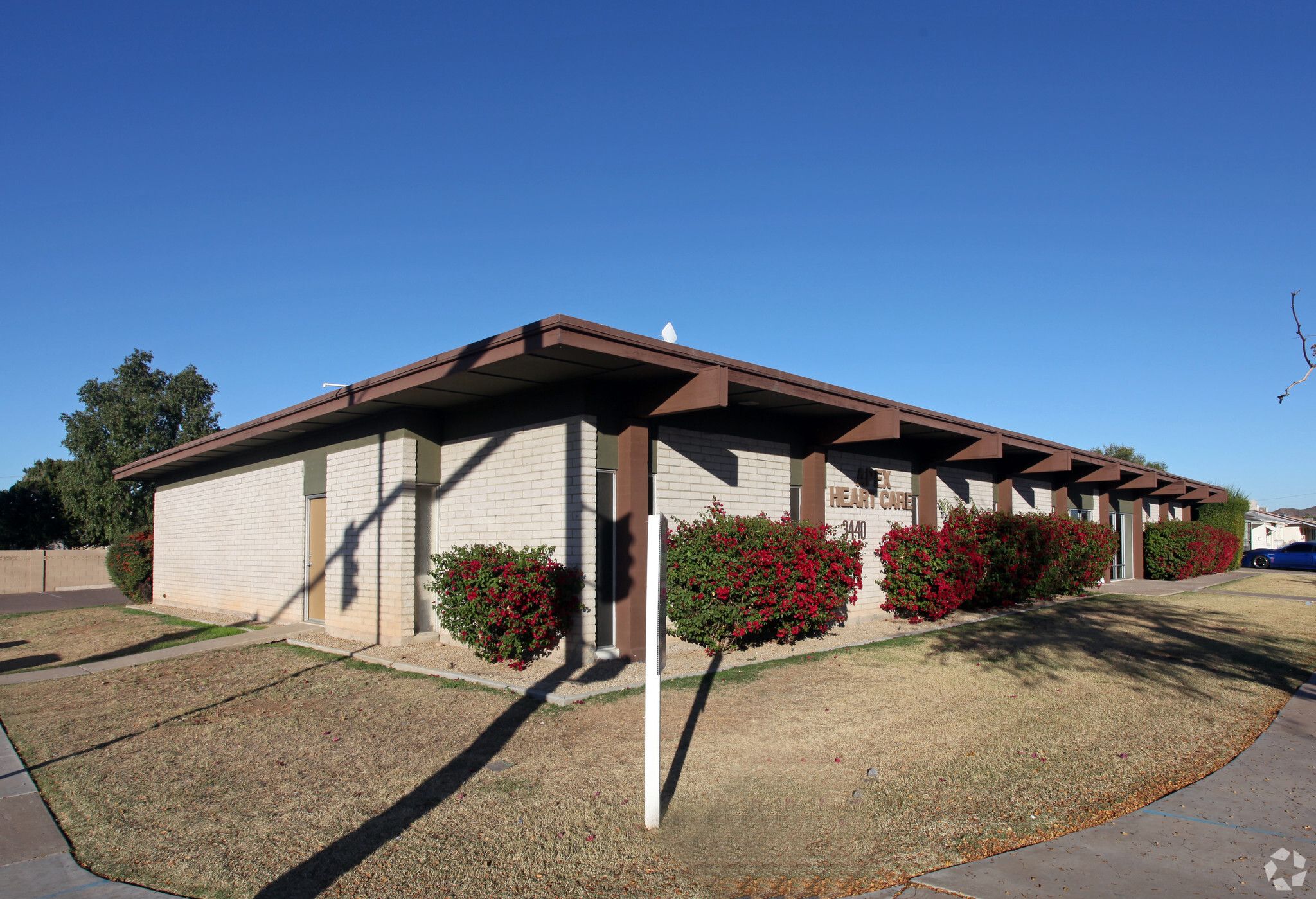 3440 W Cactus Rd, Phoenix, AZ for lease Primary Photo- Image 1 of 43