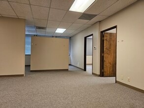 8565 SW Salish Ln, Wilsonville, OR for lease Interior Photo- Image 2 of 10