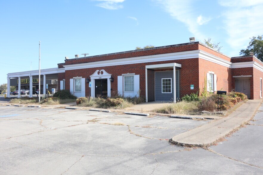 3301 Fort Campbell Blvd, Clarksville, TN à vendre - Photo du bâtiment - Image 2 de 14