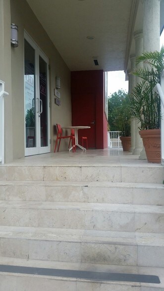 201 N Ocean Dr, Hollywood, FL à vendre - Photo du bâtiment - Image 3 de 26