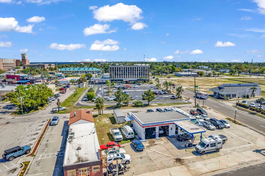236 Tamiami Trl, Punta Gorda, FL à vendre - Photo du bâtiment - Image 3 de 10