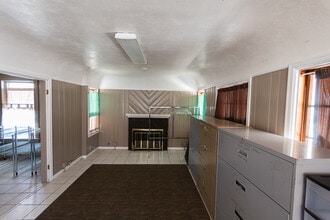 1712 1st Ave, Greeley, CO à vendre Photo intérieure- Image 2 de 98