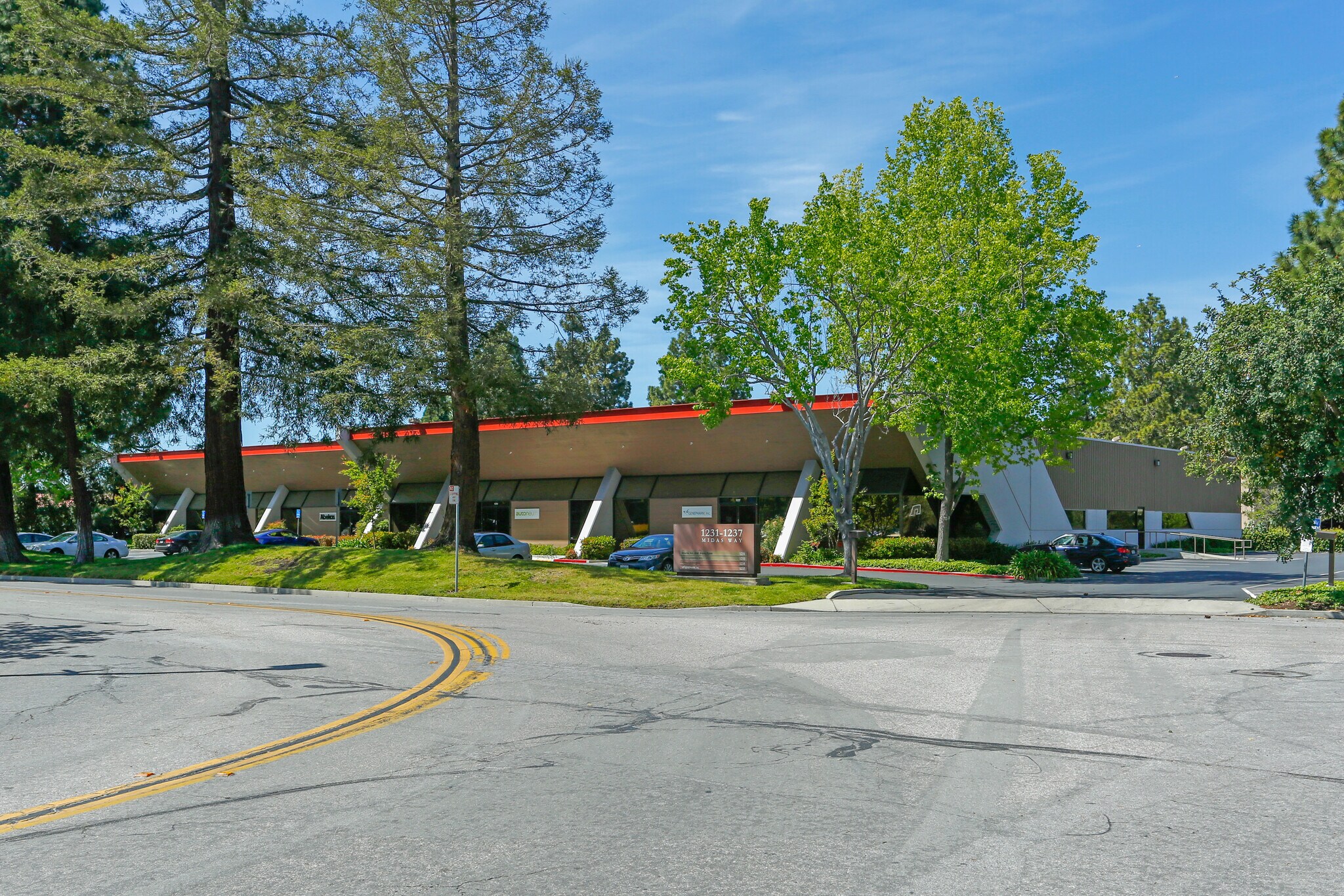 1231-1237 Midas Way, Sunnyvale, CA à louer Photo du bâtiment- Image 1 de 12