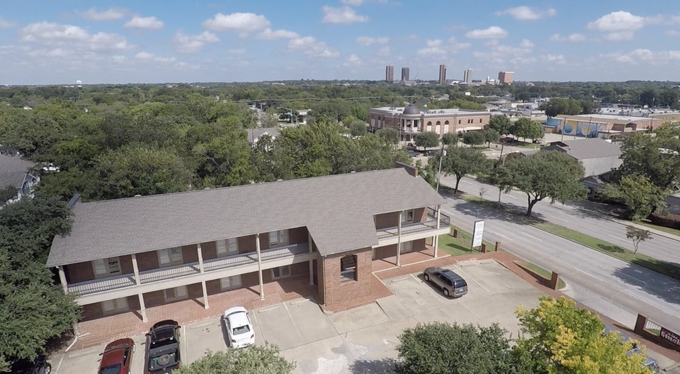 303 N Carroll Blvd, Denton, TX à louer - Autre - Image 3 de 14