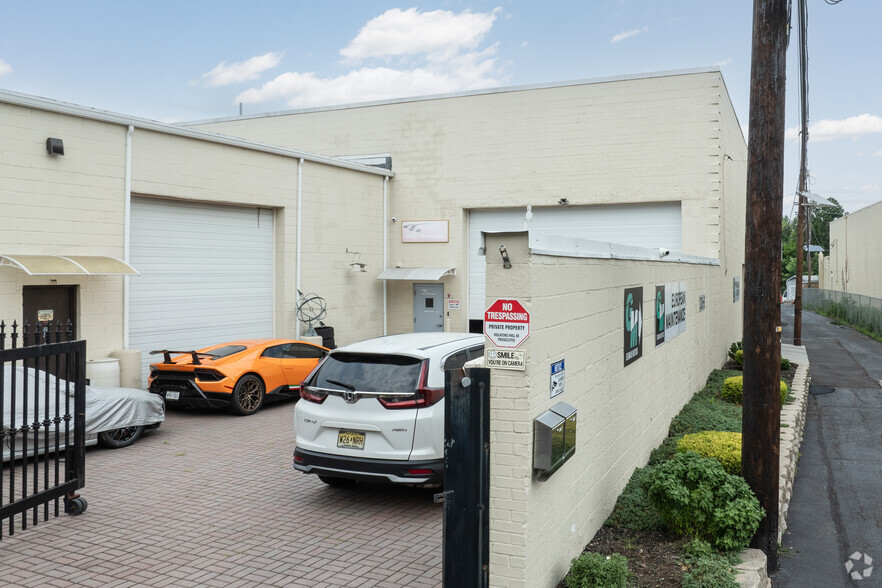 300 Colfax Ave, Clifton, NJ for lease - Building Photo - Image 3 of 19