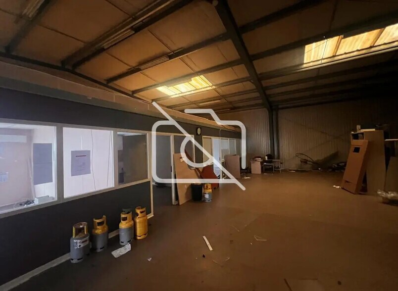 Industriel dans Bondoufle à louer - Photo du bâtiment - Image 2 de 6