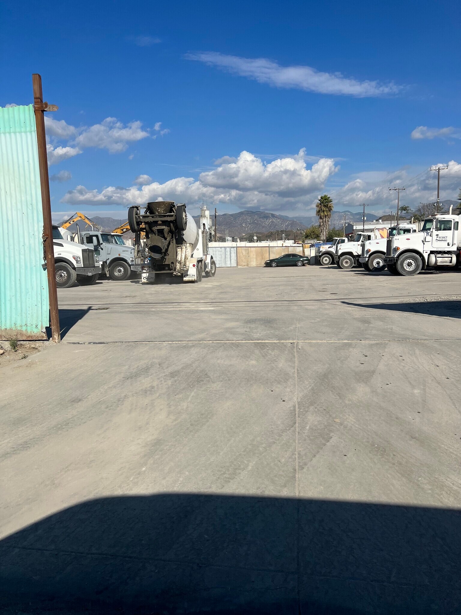 9046 Bradley Ave, Sun Valley, CA à louer Photo principale- Image 1 de 2