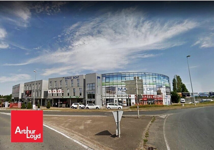 Office in Nogent-le-Phaye for lease - Building Photo - Image 2 of 2