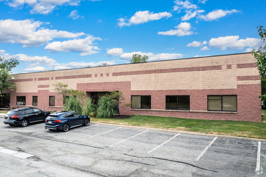 14 Lee Blvd, Malvern, PA for lease - Building Photo - Image 1 of 10