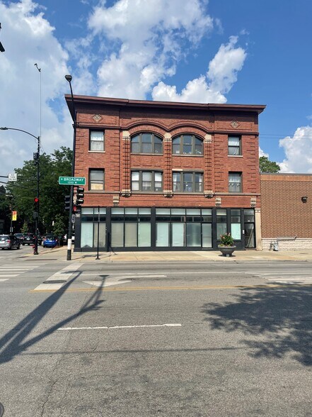 5200 N Broadway St, Chicago, IL à louer - Photo du bâtiment - Image 3 de 4