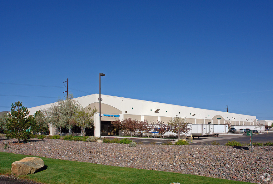 880 N Hills Blvd, Reno, NV for lease - Primary Photo - Image 3 of 9