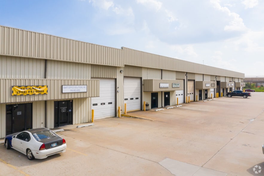 5666 S 122nd East Ave, Tulsa, OK à louer - Photo du bâtiment - Image 3 de 17