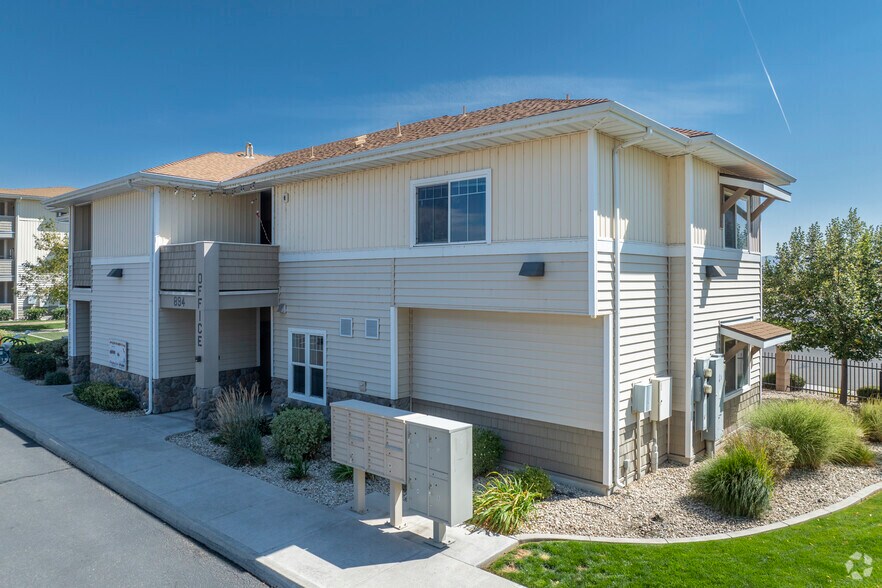 894 Mahogany Dr, Minden, NV à vendre - Photo du bâtiment - Image 2 de 6