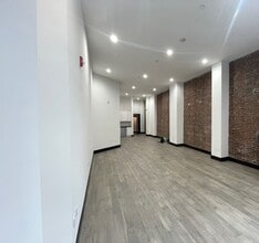 93 Montgomery St, Jersey City, NJ for lease Interior Photo- Image 2 of 3
