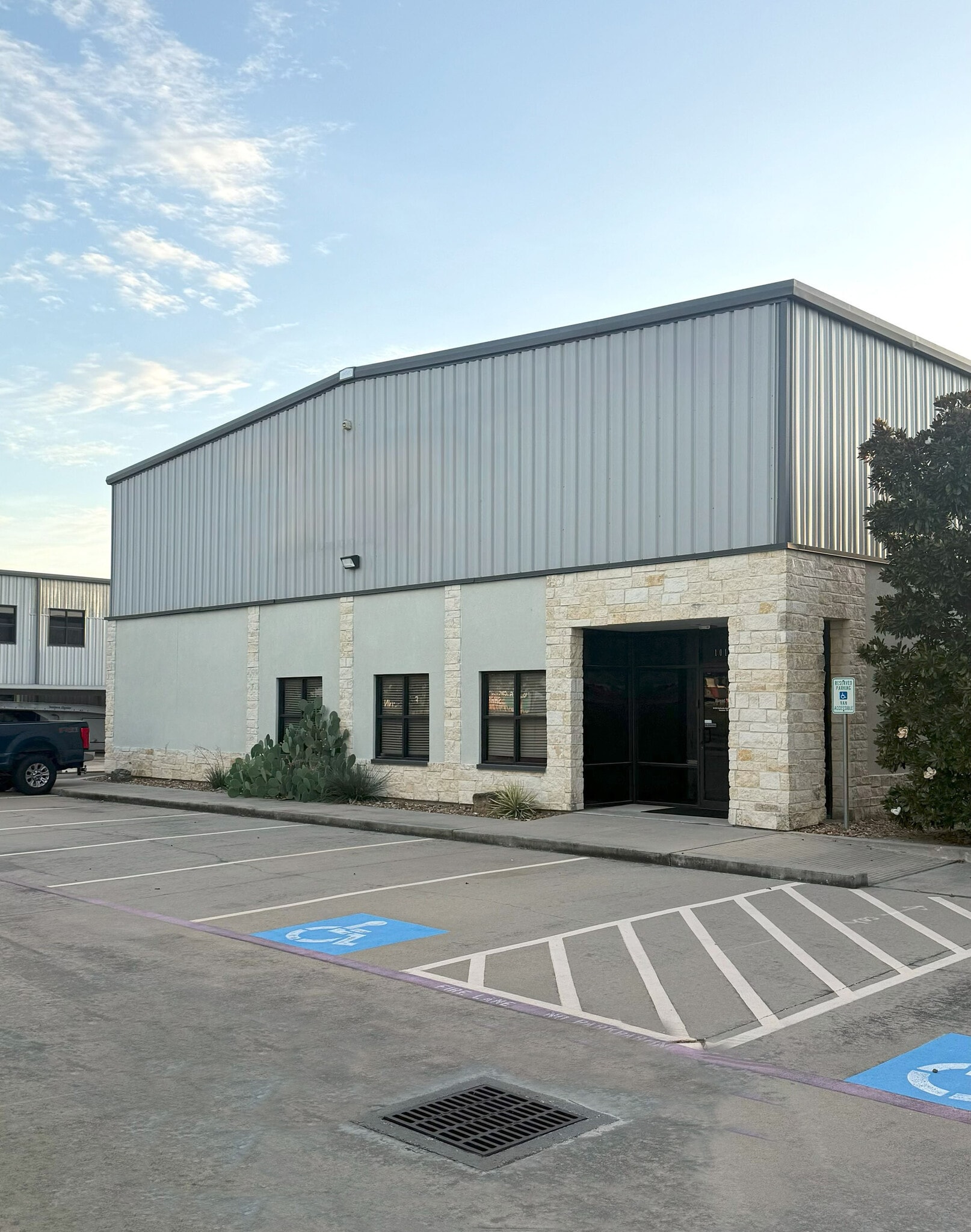 10198 Fairbanks North Houston Rd, Houston, TX à louer Photo du bâtiment- Image 1 de 8