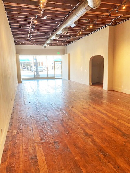 12196-12200 Ventura Blvd, Studio City, CA for lease - Interior Photo - Image 2 of 4