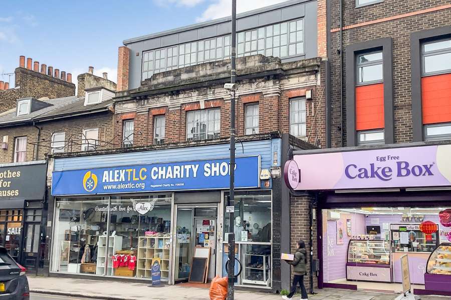 154-156 Trafalgar Rd, London for sale Building Photo- Image 1 of 3