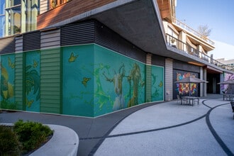 12101 W Olympic Blvd, Los Angeles, CA à louer Photo du bâtiment- Image 1 de 3