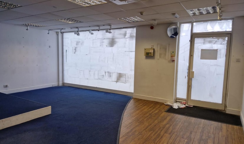 35 Laughton Rd, Dinnington for lease Interior Photo- Image 1 of 2