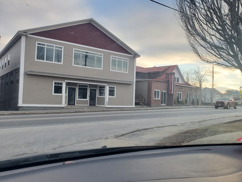 24 Market Sq, South Paris, ME à vendre - Photo du bâtiment - Image 3 de 26