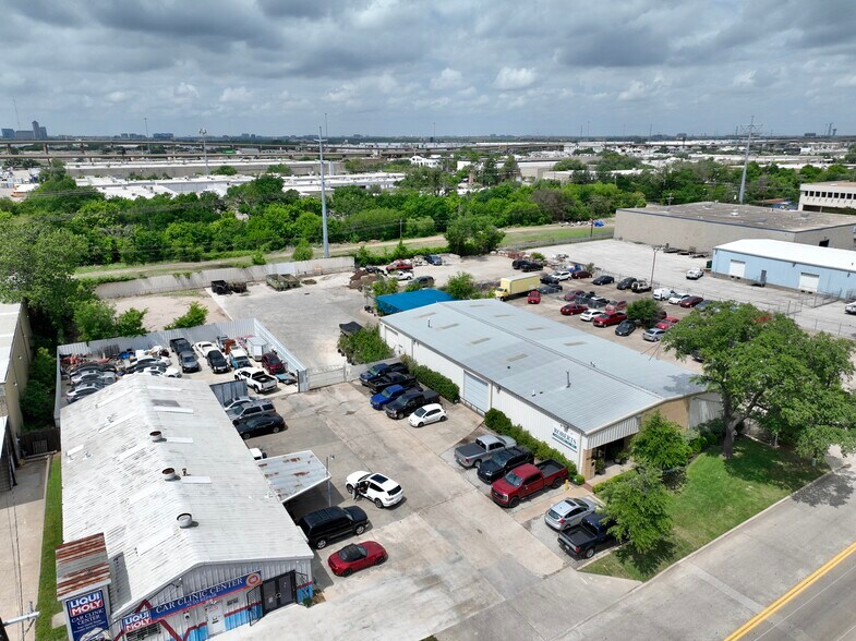 10711 Shady Trl, Dallas, TX à vendre - Photo principale - Image 1 de 9