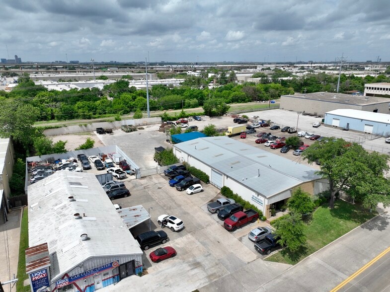 10711 Shady Trl, Dallas, TX for sale - Primary Photo - Image 1 of 9