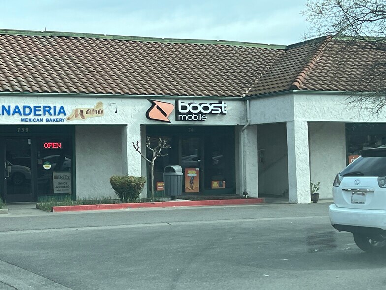 725-793 East St, Woodland, CA à louer - Photo du bâtiment - Image 2 de 2