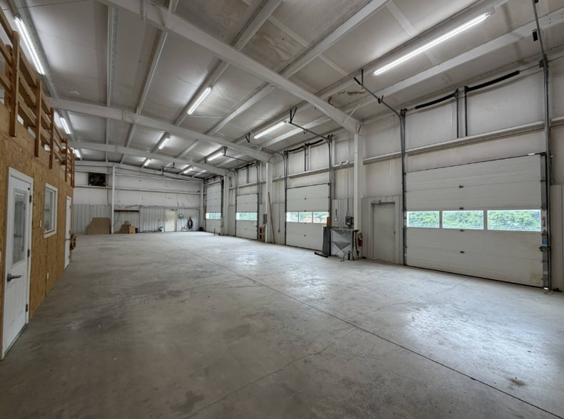 10404 Lee Hwy, Ooltewah, TN for lease - Building Photo - Image 2 of 7