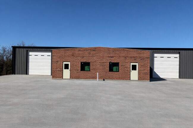 Plus de détails pour 2690-2730 E Waterloo Rd, Edmond, OK - Industriel à louer