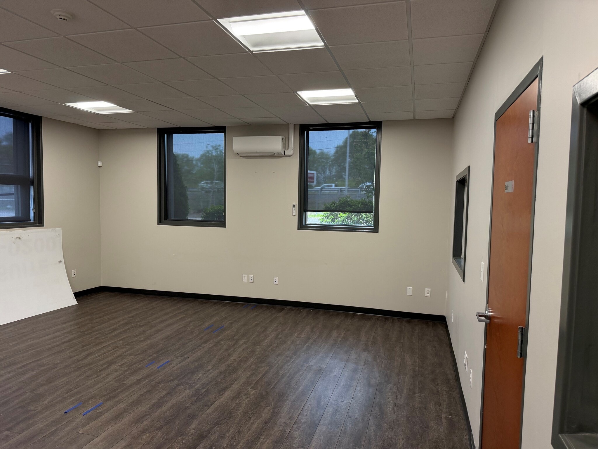 78 Kenwood St, Cranston, RI for lease Interior Photo- Image 1 of 3