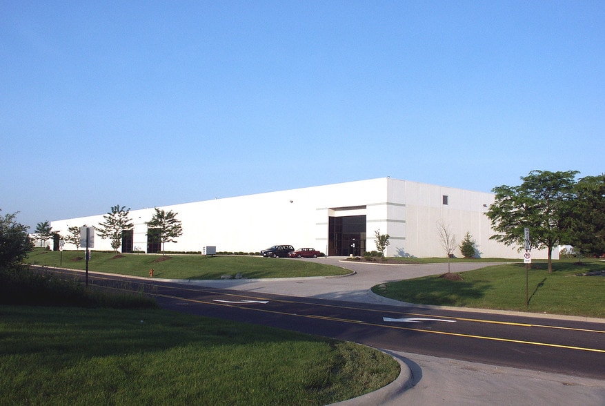 2625-2645 International St, Columbus, OH for lease - Building Photo - Image 2 of 3