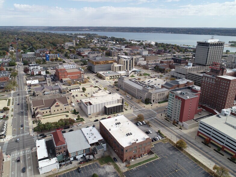 607 Main St, Peoria, IL for sale - Aerial - Image 2 of 4