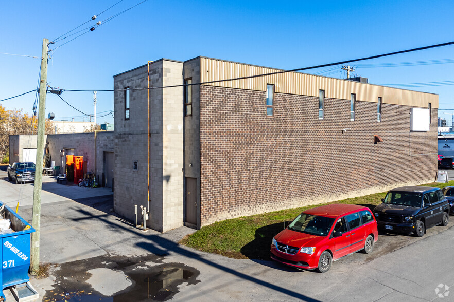 858-868 Campbell Av, Ottawa, ON for lease - Building Photo - Image 2 of 4