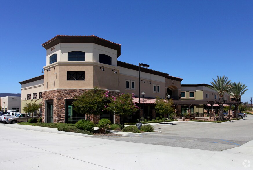 25687 Jefferson Ave, Murrieta, CA à louer - Photo du bâtiment - Image 3 de 8