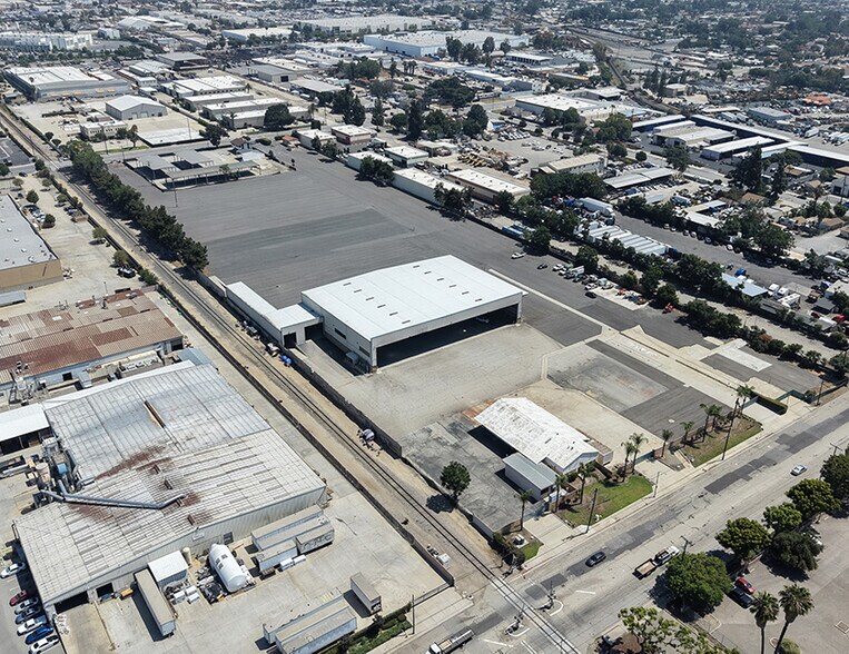 1313-1345 E Phillips Blvd, Pomona, CA à vendre - Photo du bâtiment - Image 2 de 21